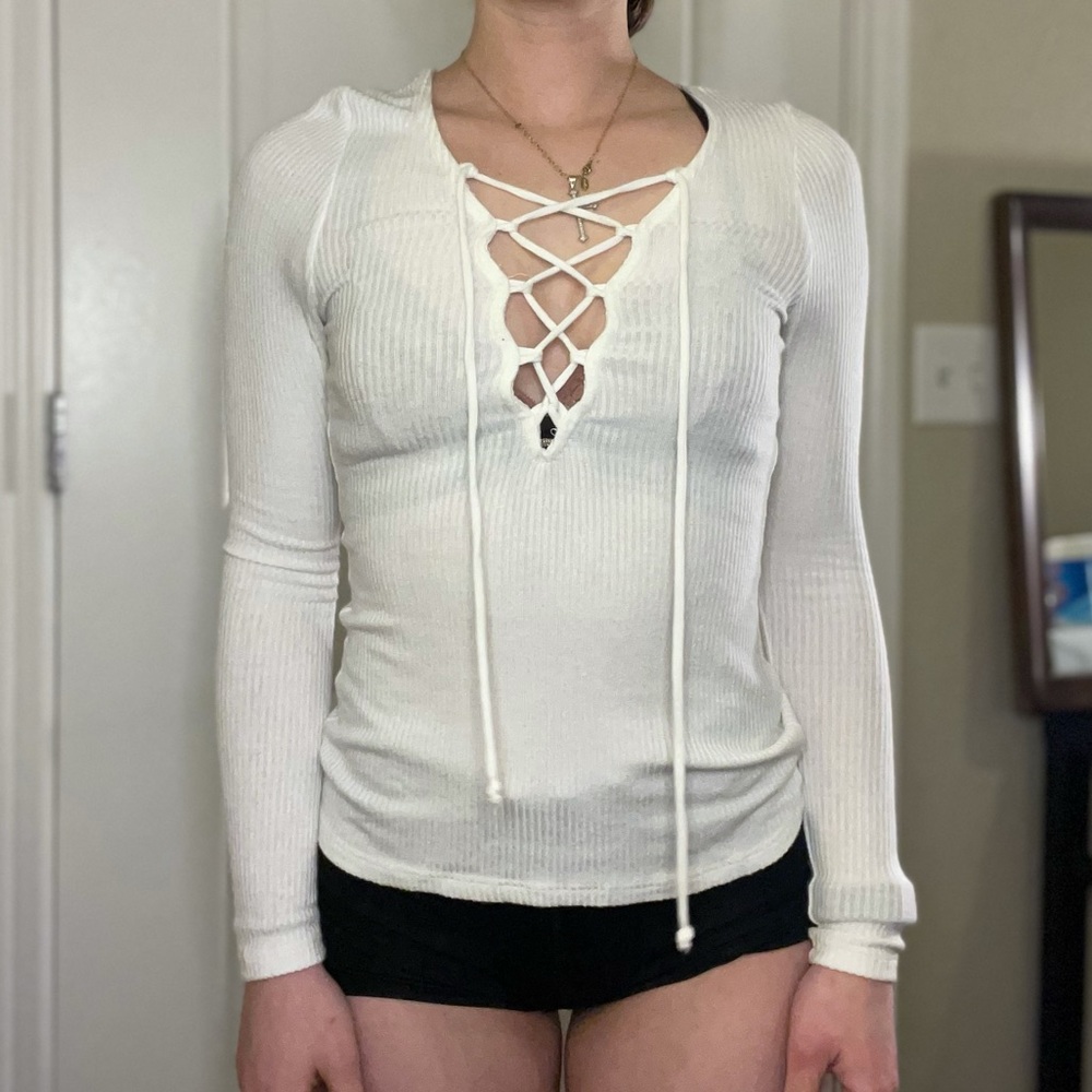 Urban Outfitters Lace up front long sleeve💠 - Picture 4 of 7